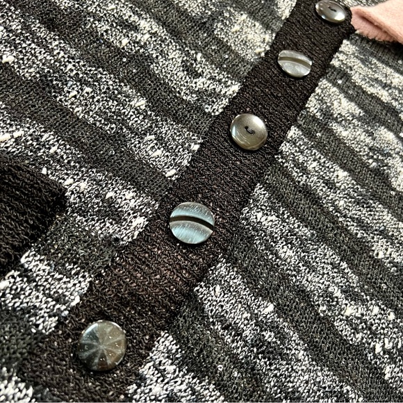 Elaris Hand-Loomed Black & White Collared Sweater - Picture 10 of 14